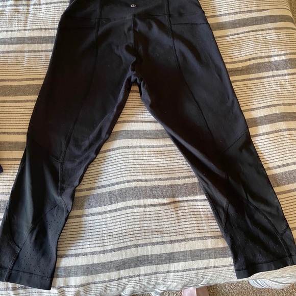 Lululemon - Picture 3 of 3